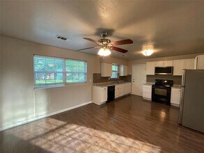 712 SW Sunnybrook Dr in Burleson, TX - Building Photo - Building Photo