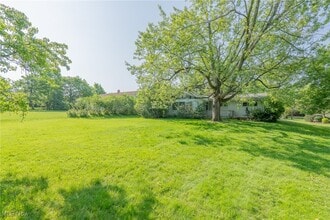 24457 Tunbridge Ln in Beachwood, OH - Building Photo - Building Photo