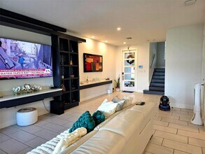 15785 NW 91st Ct in Miami Lakes, FL - Building Photo - Building Photo