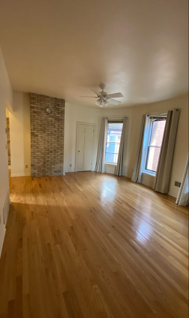 1716 N Farwell Ave in Milwaukee, WI - Foto de edificio - Building Photo