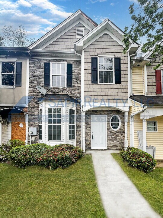 6110 Camden Forrest Cove in Riverdale, GA - Building Photo