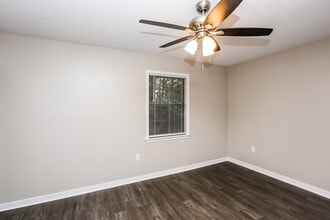 154 Plum Tree Rd in Brandon, MS - Foto de edificio - Building Photo