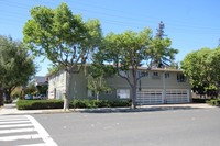 2 Arundel Rd in Burlingame, CA - Foto de edificio - Building Photo