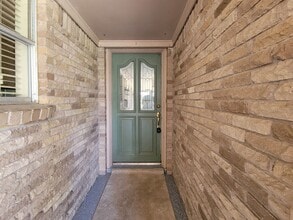 1703 Raintree Dr in Baytown, TX - Building Photo - Building Photo