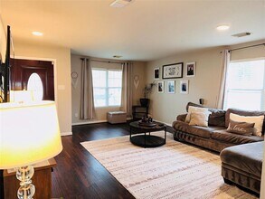 15839 Kings Cypress Ln in Cypress, TX - Foto de edificio - Building Photo