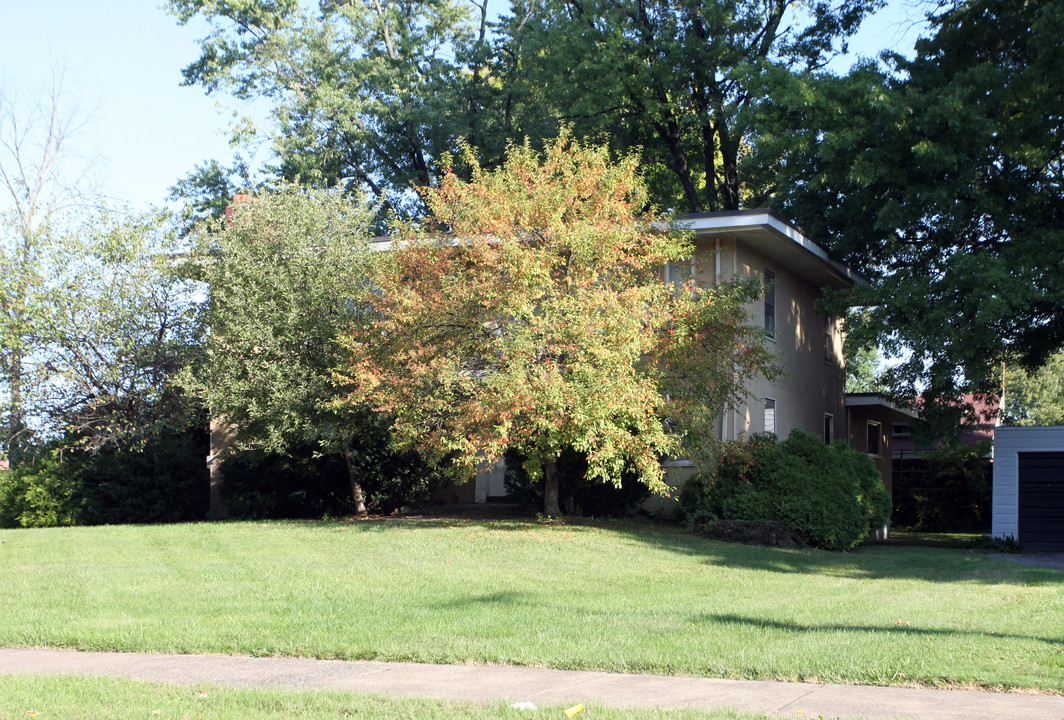 590 Tod Ln in Youngstown, OH - Building Photo