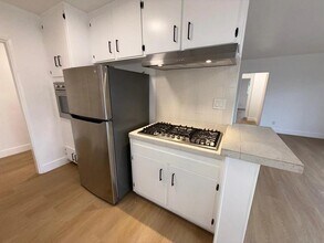 1330 N Gardner St in Los Angeles, CA - Building Photo - Building Photo