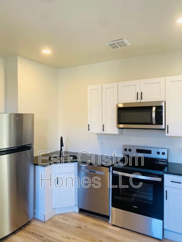 property at 11 E Walnut St