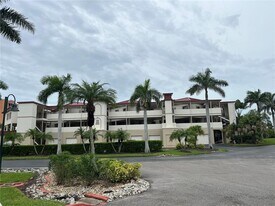 3220 S Shore Dr in Punta Gorda, FL - Building Photo