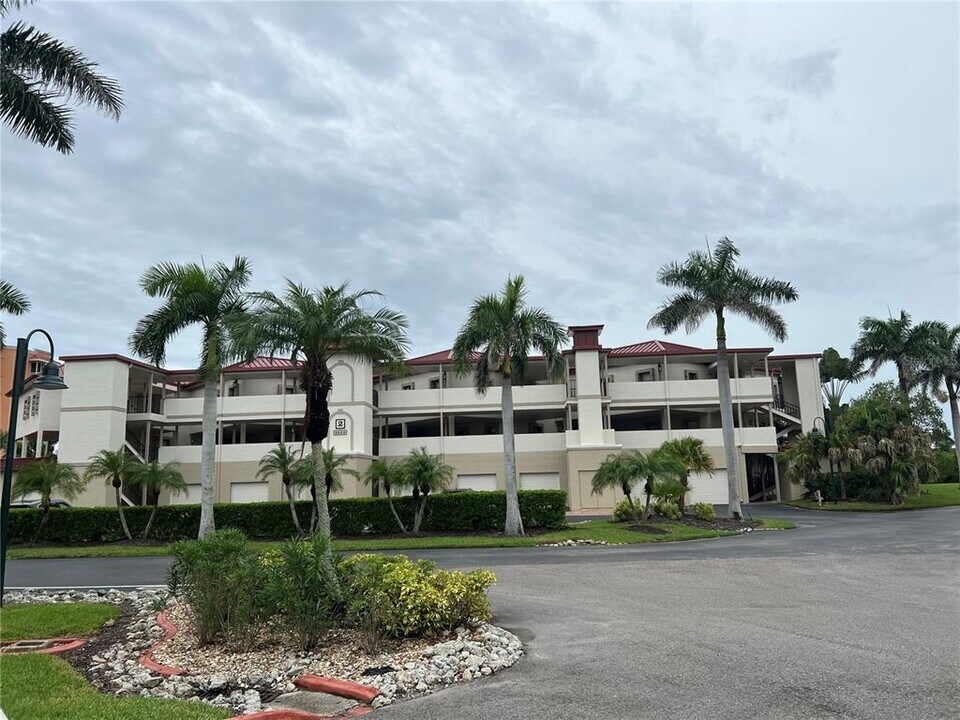 3220 S Shore Dr in Punta Gorda, FL - Building Photo