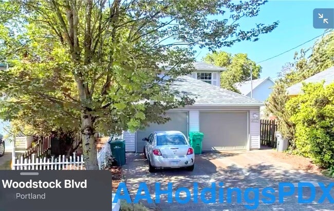 property at 8061 SE Woodstock Blvd