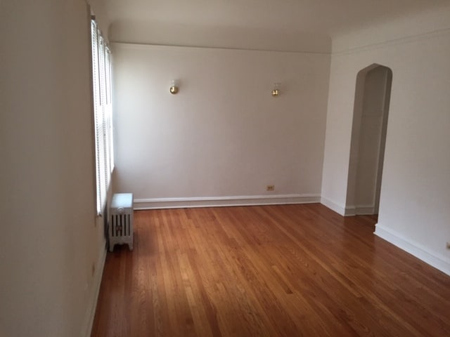 6032 Irving Park Rd, Unit 4B in Chicago, IL - Foto de edificio - Building Photo