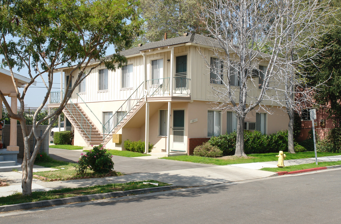 1211 Hague Ct in Glendale, CA - Building Photo