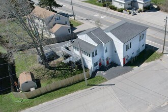 372 Broadway, Unit 4 in South Portland, ME - Foto de edificio - Building Photo