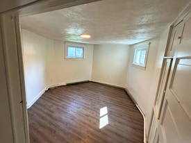 404 Maple St in Sault Ste. Marie, MI - Building Photo