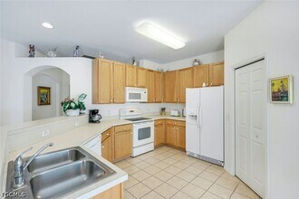 14823 Calusa Palms Dr in Ft. Myers, FL - Building Photo - Building Photo