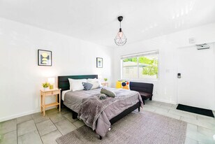 515 NE 82nd St in Miami, FL - Building Photo