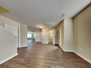 5813 Columbia Cir in Greenwood, IN - Building Photo - Building Photo