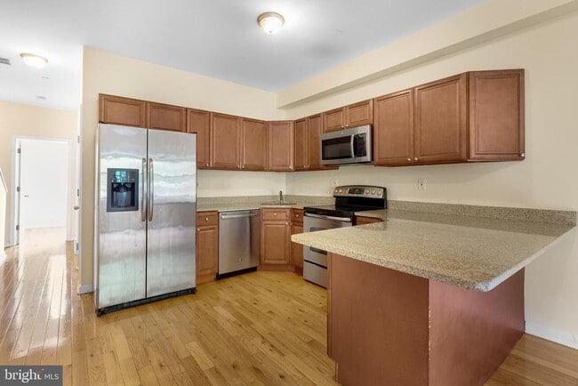 2464 Frankford Ave in Philadelphia, PA - Building Photo - Building Photo