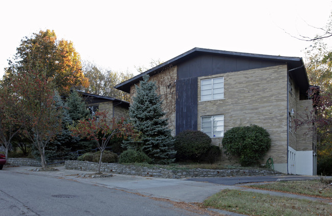 Amberwoods Condominiums (por) in Cincinnati, OH - Building Photo - Building Photo