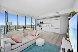 55 SW 9th St, Unit 3506 in Miami, FL - Building Photo - Building Photo