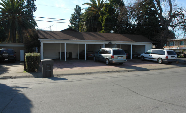 1945 Gamel Way in Mountain View, CA - Building Photo - Building Photo