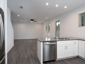 867 SW 5th Terrace in Gainesville, FL - Building Photo - Building Photo