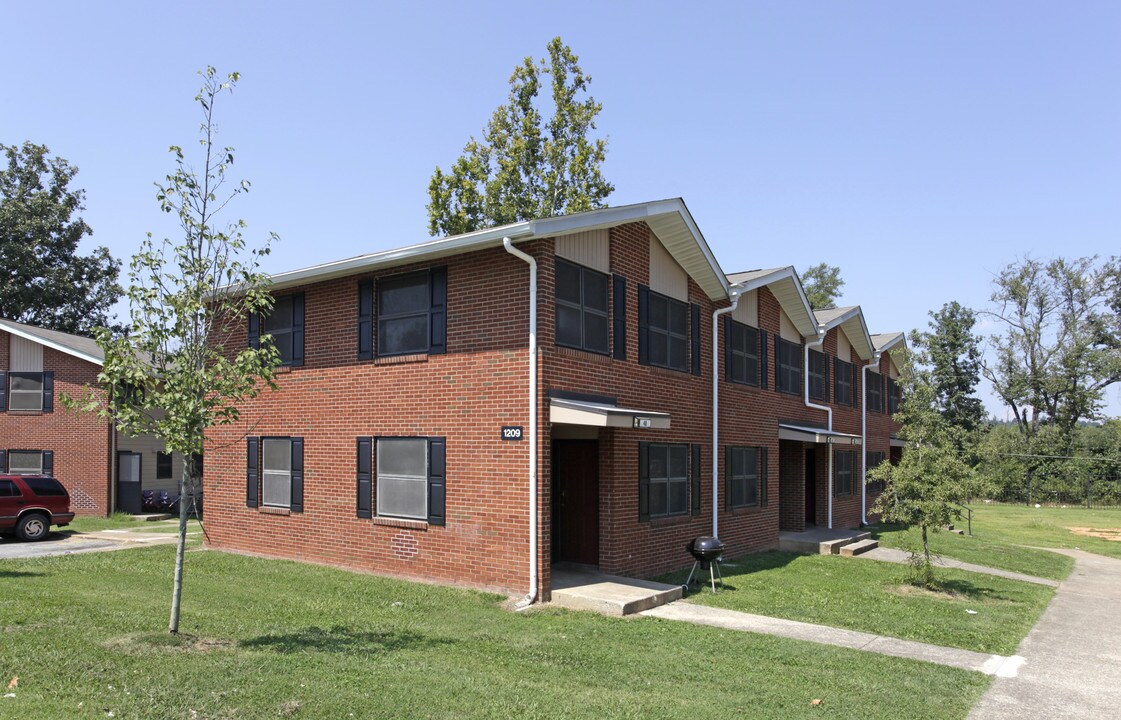 Montgomery Village in Knoxville, TN - Foto de edificio