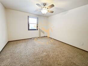 1433 Baumgart Rd in Green Bay, WI - Building Photo - Building Photo