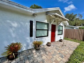 12710 Woodleigh Ave in Tampa, FL - Building Photo - Building Photo