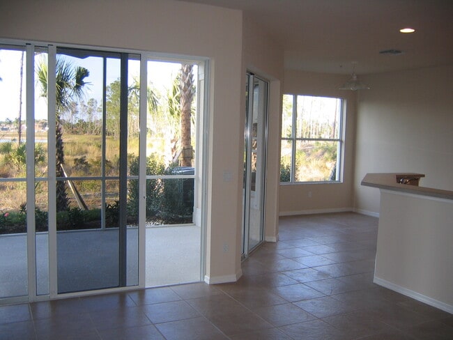 12854 Carrington Cir, Unit 102 in Naples, FL - Building Photo - Building Photo