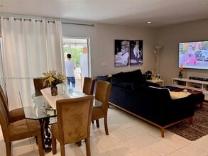 1105 SW 44th Way in Deerfield Beach, FL - Building Photo - Building Photo