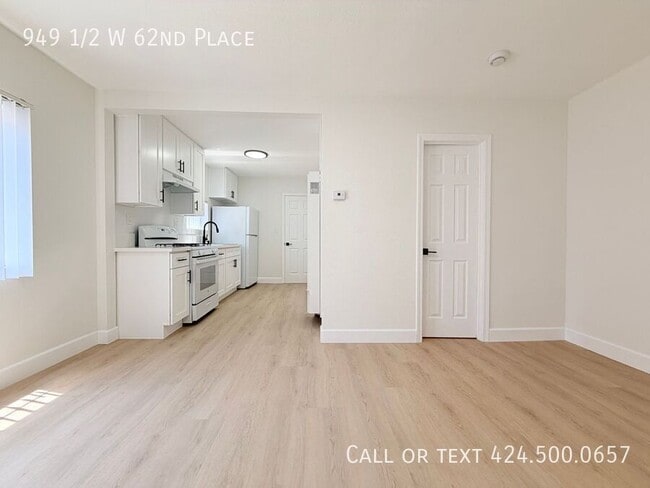 property at 949 1/2 W 62nd Pl