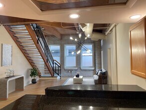 600 Monroe Ave NW, Unit 208 in Grand Rapids, MI - Building Photo - Building Photo