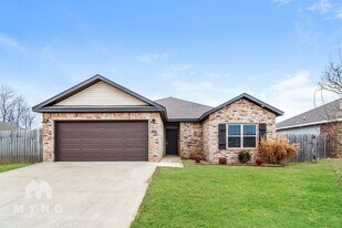 1241 Denver Dr, Unit 0206 in Centerton, AR - Building Photo