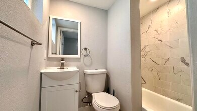 313 Swain Blvd in Greenacres, FL - Building Photo - Building Photo