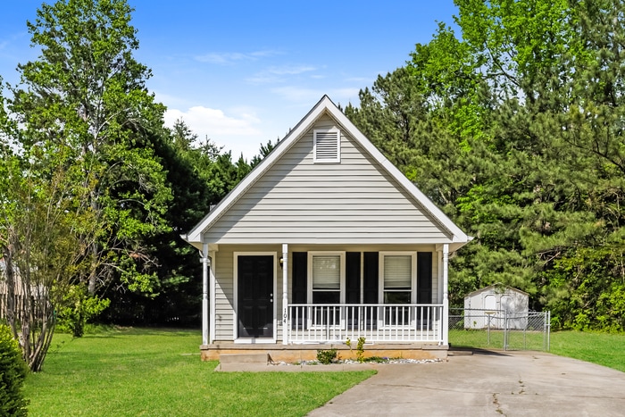 104 N Main Dr in Stockbridge, GA - Building Photo
