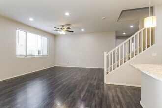 16417 W Latham St in Goodyear, AZ - Building Photo - Building Photo