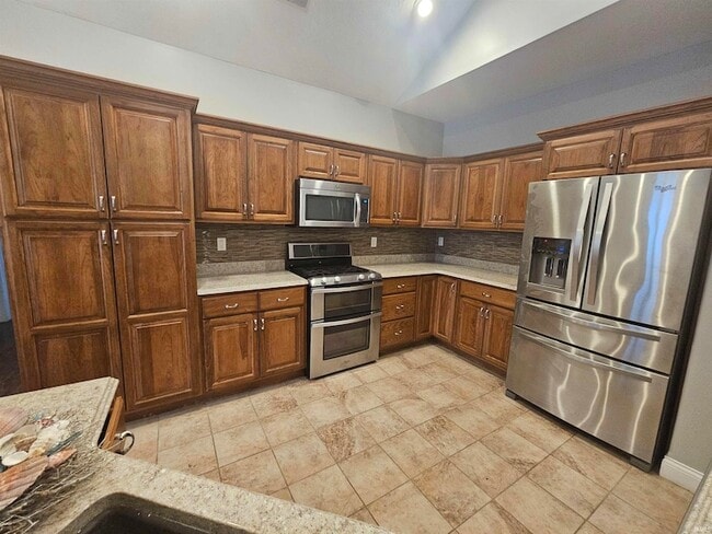 5255 E State Rd 46 Bypass in Bloomington, IN - Foto de edificio - Building Photo