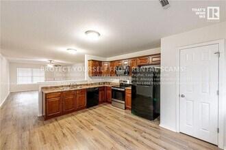 2280 Bunker Ln in Farmington, AR - Foto de edificio - Building Photo