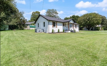 108 Brook Dr in Dickson, TN - Building Photo - Building Photo