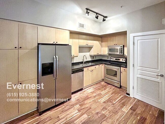 807 18th Ave S in Nashville, TN - Building Photo - Building Photo