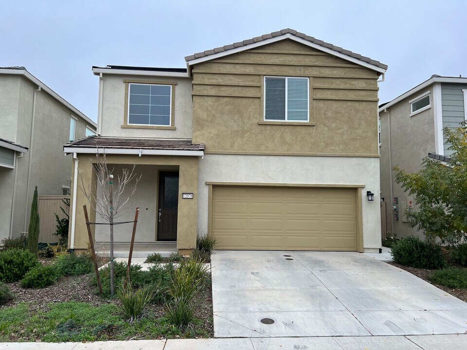 12076 Agen Cir S in Rancho Cordova, CA - Building Photo
