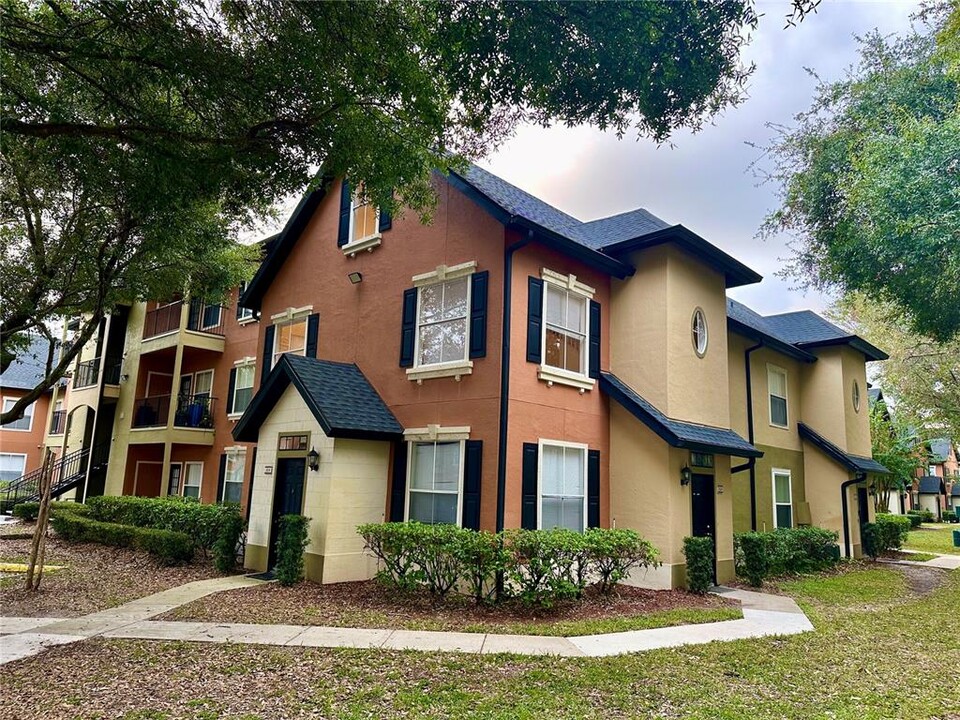 6025 Westgate Dr in Orlando, FL - Building Photo