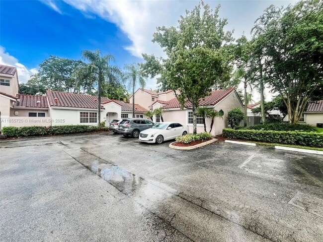 1462 Springside Dr in Weston, FL - Building Photo - Building Photo