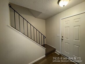 7615 63rd Ave N in Minneapolis, MN - Foto de edificio - Building Photo