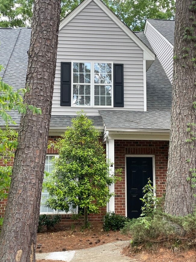 property at 2605 Broad Oaks Pl