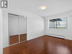 170 W 4th St in North Vancouver, BC - Building Photo - Building Photo