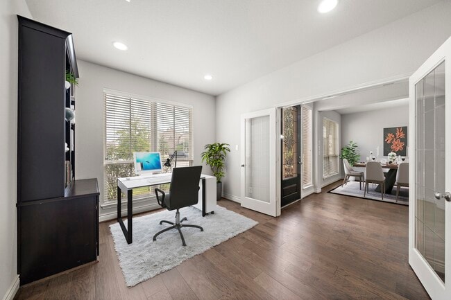 property at 3907 Pinecrest Peak Dr