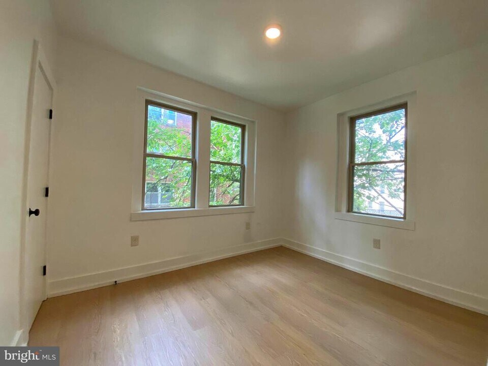 3126 16th St NW in Washington, DC - Building Photo